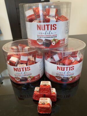 Nutis kocka