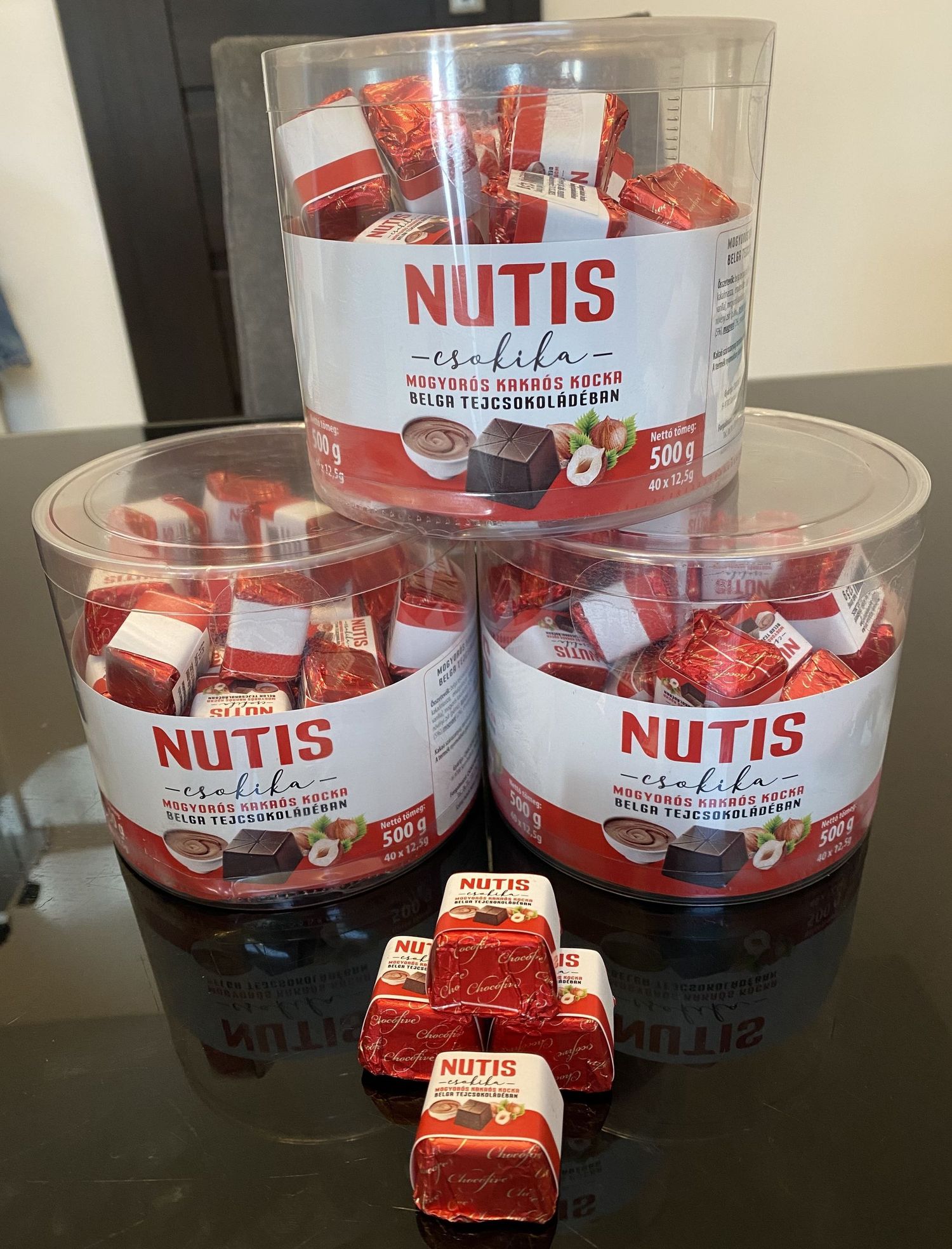 Nutis kocka